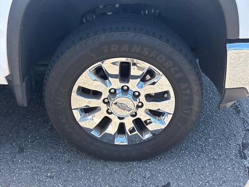 Used 2024 Chevrolet Silverado 2500 LT w/ Convenience Package AWD/4WD image 7