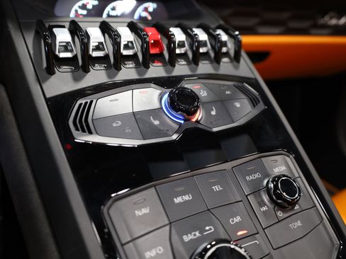 Used 2017 Lamborghini Huracan LP 610-4 image 31