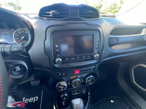 Used 2016 Jeep Renegade Limited AWD/4WD image 24