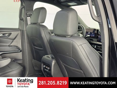 Used 2026 Chevrolet Traverse LT image 18