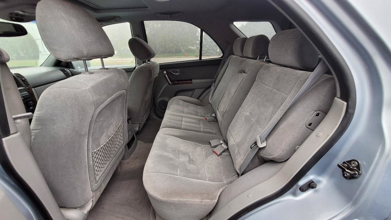 Used 2004 Kia Sorento 4WD image 14
