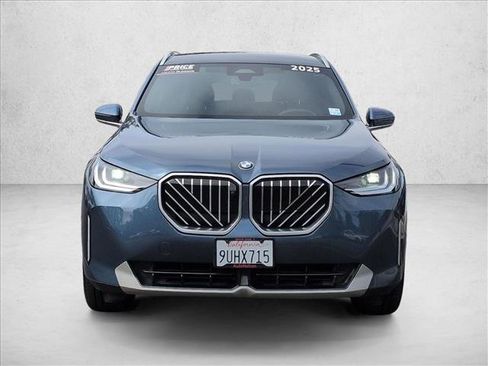 Used 2025 BMW X3 xDrive30i w/ Premium Package image 2