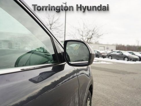 Used 2017 Hyundai Santa Fe SE image 10