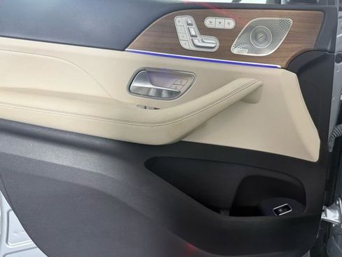 Used 2022 Mercedes-Benz GLS 450 4MATIC image 13