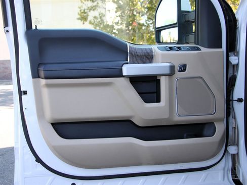 Used 2019 Ford F350 Lariat w/ Lariat Ultimate Package image 12