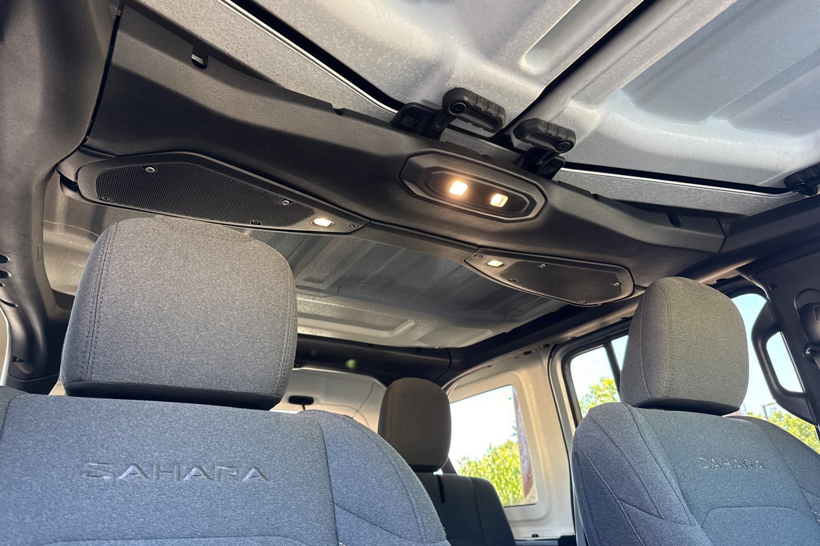 Used 2024 Jeep Wrangler Unlimited Sahara AWD/4WD image 26