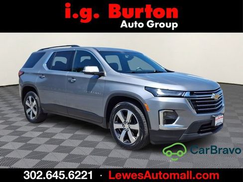 Certified 2023 Chevrolet Traverse LT w/ LT Premium Package AWD/4WD image 1