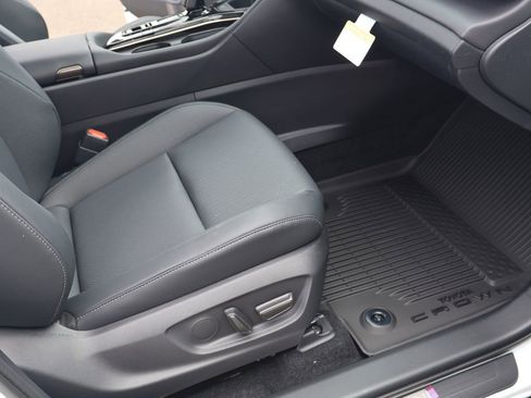 New 2026 Toyota Crown Signia Limited w/ Advanced Technology Package image 29