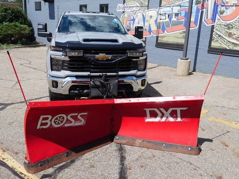 Used 2024 Chevrolet Silverado 2500 LT w/ All Star Edition AWD/4WD image 2