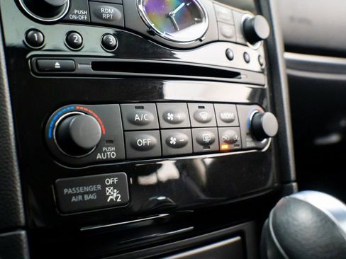 Used 2017 INFINITI QX70 AWD w/ Premium Package image 27