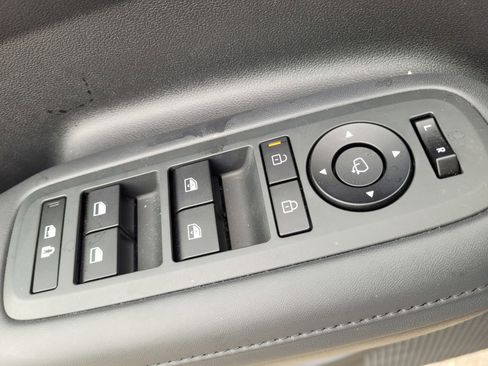 Used 2025 Hyundai Santa Fe Limited image 23