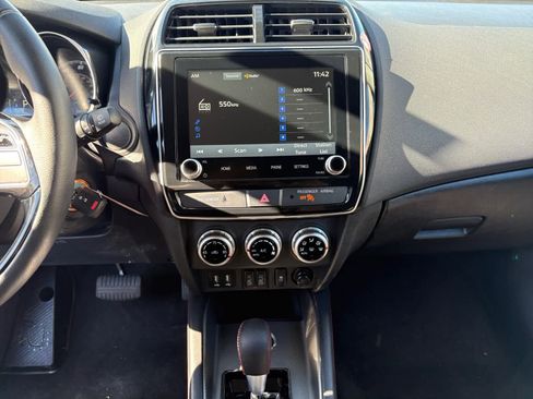 Used 2025 Mitsubishi Outlander Sport LE image 15