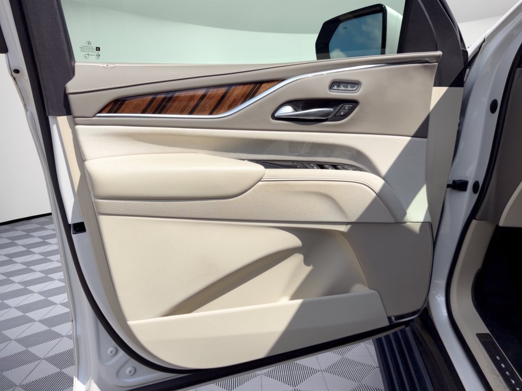 Used 2023 Cadillac Escalade Sport Platinum AWD/4WD image 14