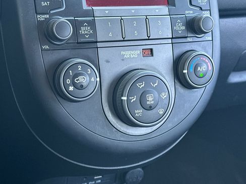 Used 2011 Kia Soul FWD image 19