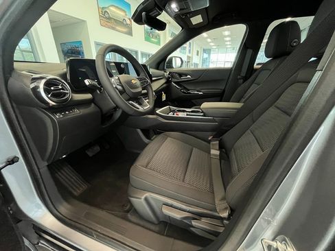 Certified 2025 Chevrolet Equinox LT w/ Safety and Technology Package image 15