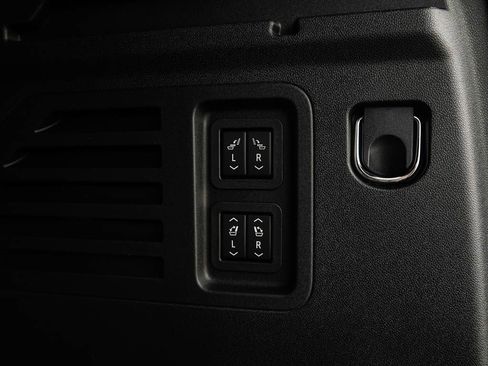 New 2026 Buick Enclave Preferred w/ Power Package AWD/4WD image 9