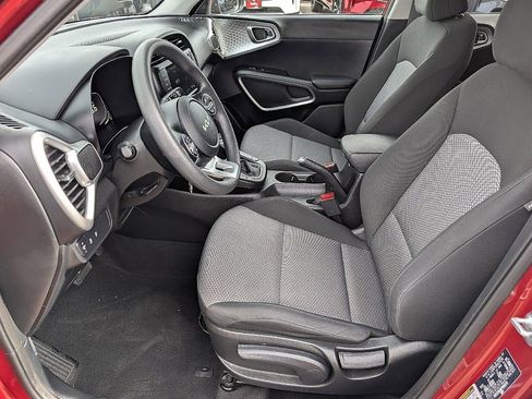 Used 2023 Kia Soul LX FWD image 27