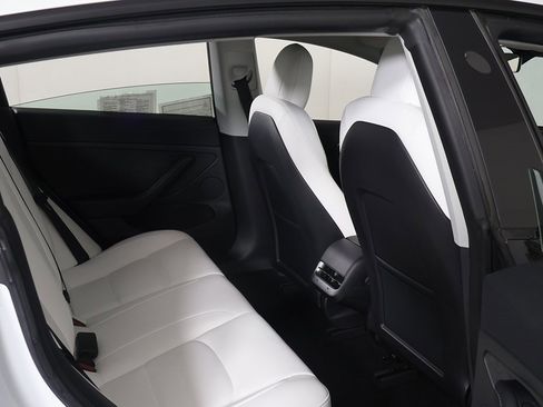 Used 2023 Tesla Model 3 Performance image 31