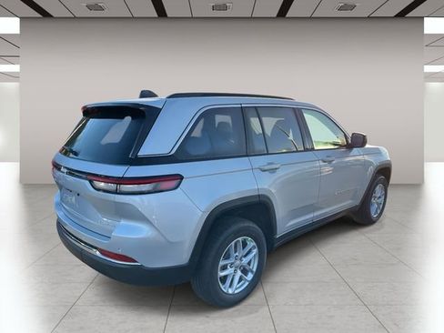 New 2025 Jeep Grand Cherokee Laredo X w/ Luxury Tech Group I image 3