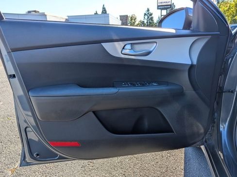 Used 2023 Kia Forte LXS image 10