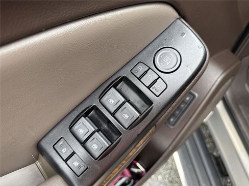 Used 2019 GMC Yukon XL Denali w/ Denali Ultimate Package RWD image 18
