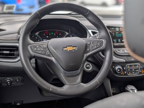 Used 2018 Chevrolet Equinox Premier image 16