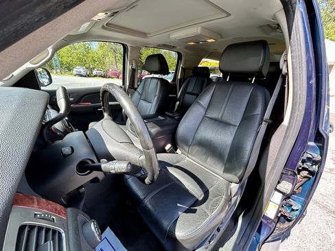 Used 2007 Chevrolet Suburban LT w/ LT Preferred Equipment Group image 12