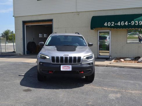 Used 2020 Jeep Cherokee Trailhawk w/ Cold Weather Group AWD/4WD image 2
