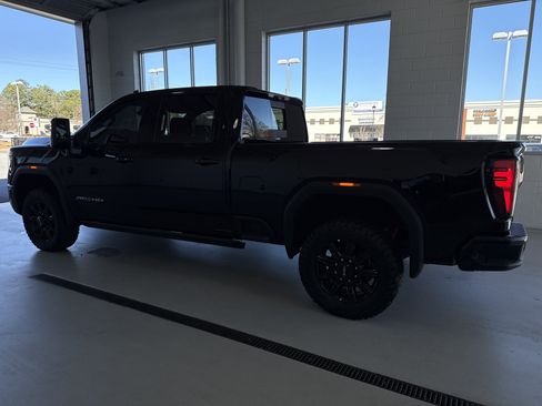 Used 2026 GMC Sierra 2500 AT4 w/ AT4 Premium Plus Package image 25