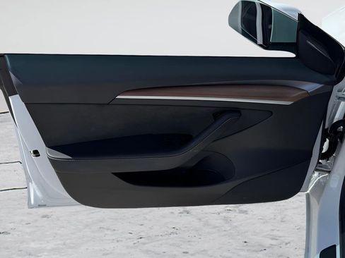 Used 2022 Tesla Model 3 Long Range image 16