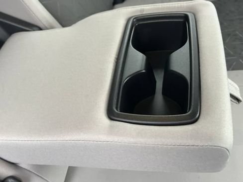 Used 2025 Toyota RAV4 XLE AWD/4WD image 48
