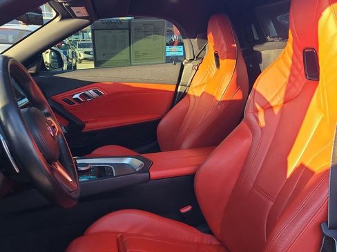 Used 2020 BMW Z4 M40i w/ Executive Package image 19