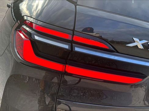 Used 2025 BMW X7 xDrive40i image 23