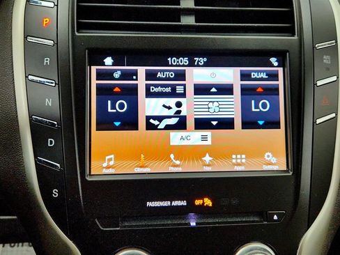 Used 2018 Lincoln MKC Select w/ Select Plus Package AWD/4WD image 18