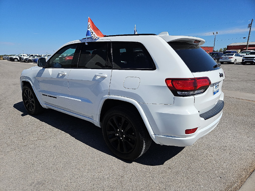 Used 2019 Jeep Grand Cherokee Altitude RWD image 4