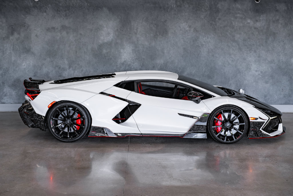 Used 2024 Lamborghini Revuelto AWD/4WD image 15