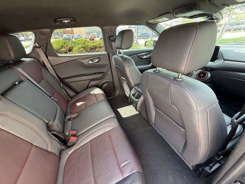 Used 2025 Chevrolet Blazer RS FWD image 35