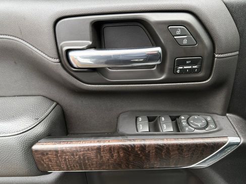 Used 2022 GMC Sierra 3500 Denali w/ Denali Ultimate Package image 11