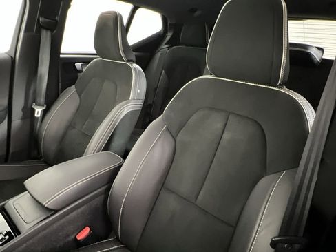 Used 2021 Volvo XC40 T5 R-Design w/ Advanced Package image 14