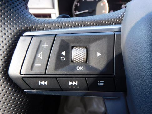 New 2025 Mitsubishi Outlander SE image 16