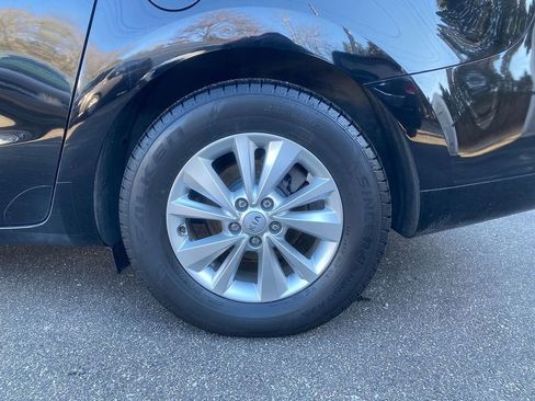 Used 2018 Kia Sedona L image 31