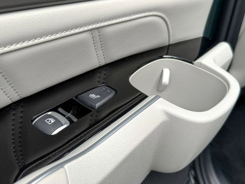 Certified 2025 Kia Sorento SX Prestige image 38