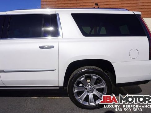 Used 2020 Cadillac Escalade ESV Platinum image 26