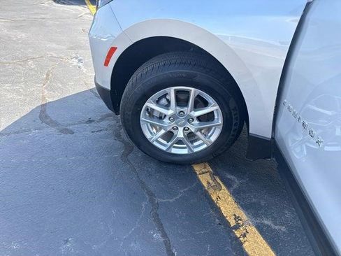 Certified 2022 Chevrolet Equinox LS image 24