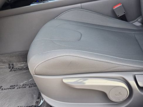 Certified 2025 Hyundai Elantra SEL FWD image 23