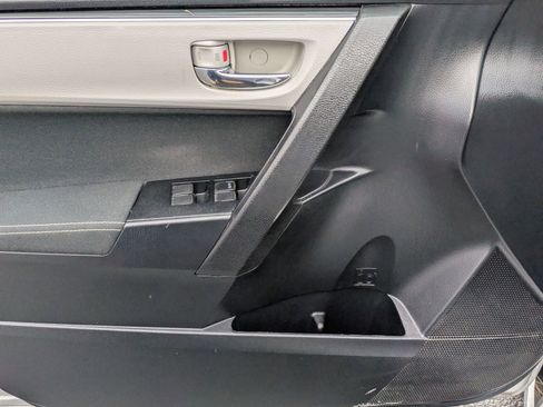 Used 2019 Toyota Corolla LE image 15