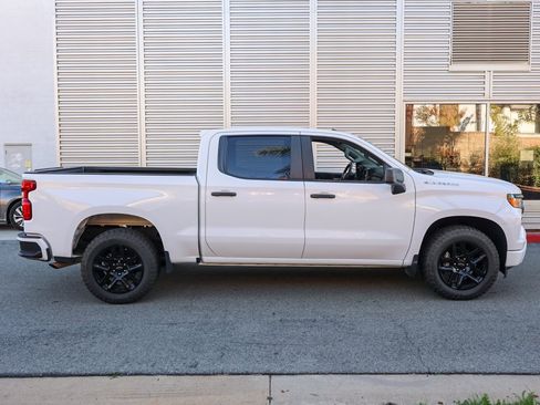 Used 2022 Chevrolet Silverado 1500 Custom image 3