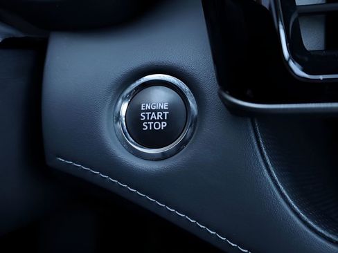 Used 2023 Toyota Highlander XLE image 38