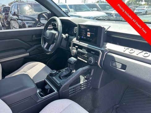 Used 2025 Toyota 4Runner SR5 AWD/4WD image 21
