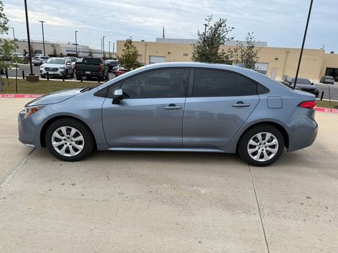 Used 2022 Toyota Corolla LE w/ Carpet Mat Package (TMS) image 8